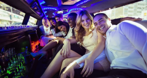 5 Benefits of Booking the Best Limousine for a Christmas Party