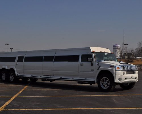 30 PASS. HUMMER H2 TRIPLE AXLE 04 min